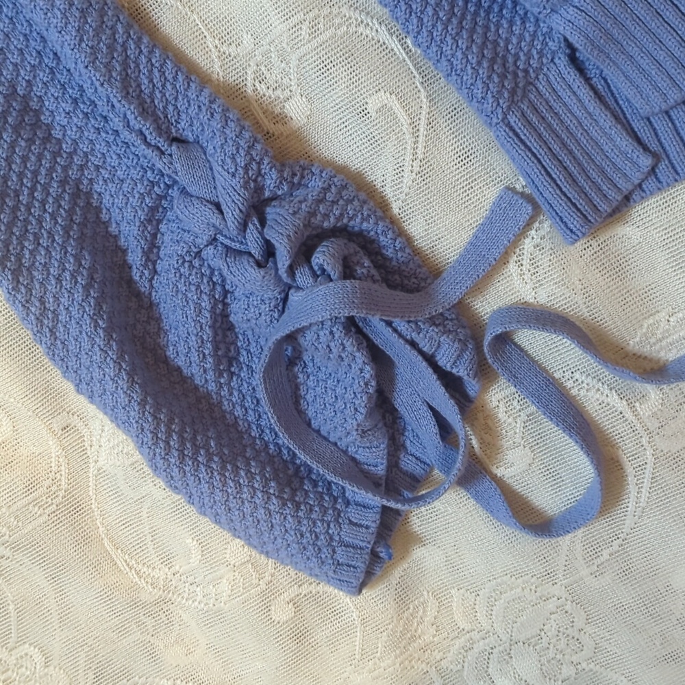 HOLLISTER BLUE SWEATER CROP LONG SLEEVE SIZE XS - Picture 3 of 4